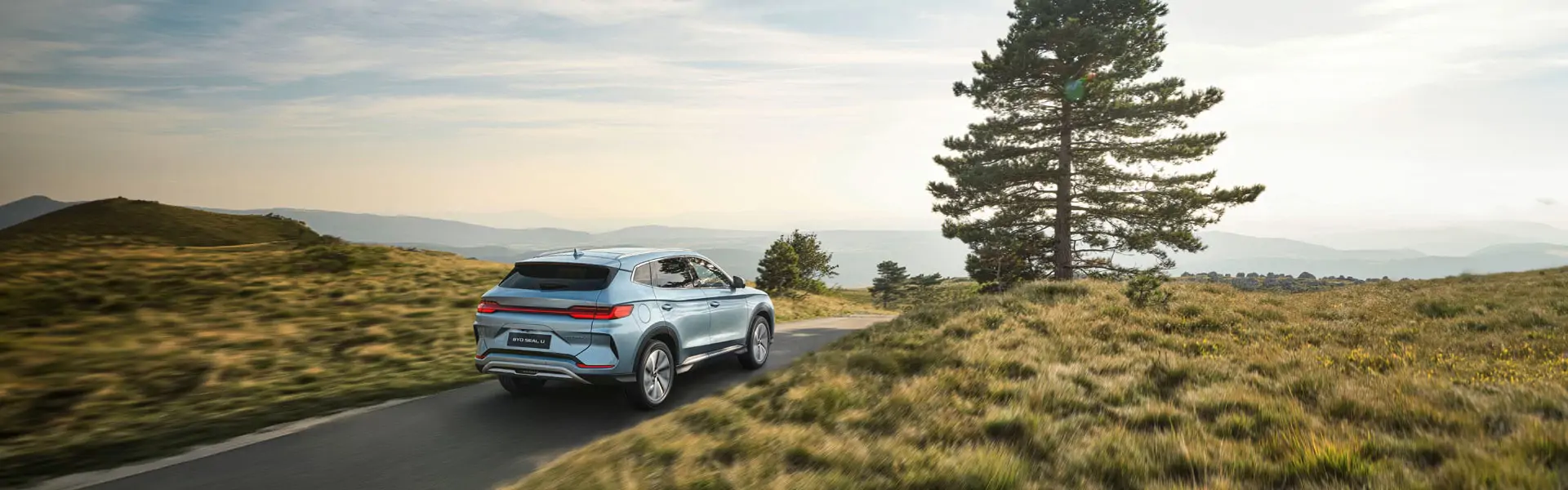 BYD sur route de campagne